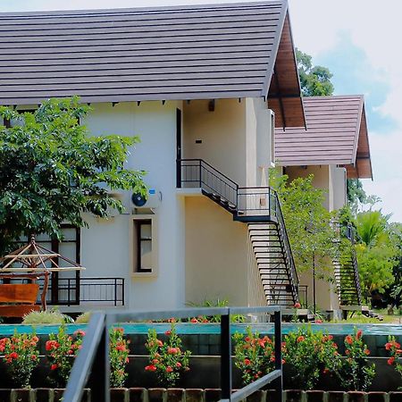 Lolu Village Resort アヌラーダプラ エクステリア 写真